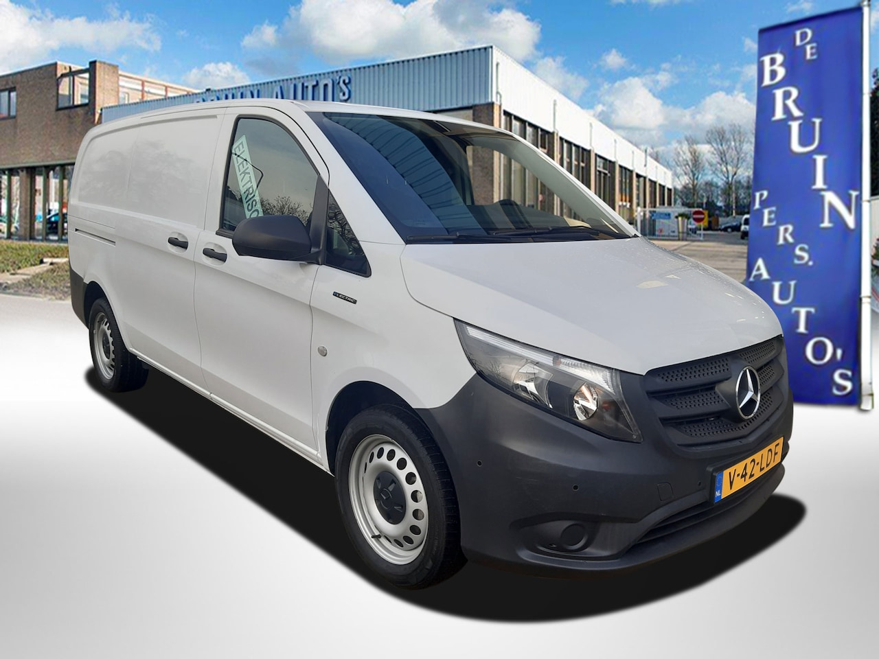 Mercedes-Benz eVito - eVito Lang 41 kWh Airco Parkeersensors 3 zits - AutoWereld.nl