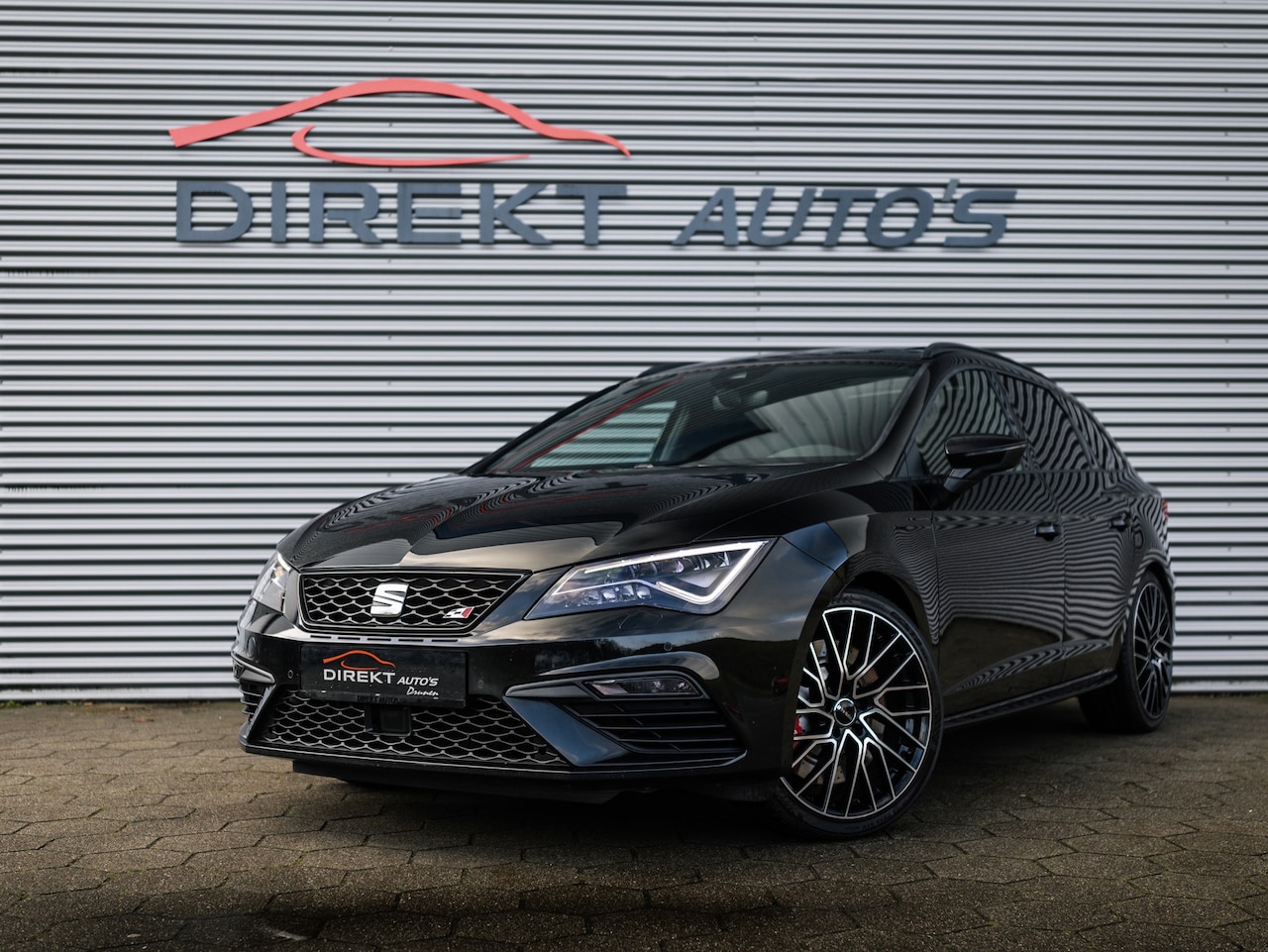 Seat Leon ST - 2.0 TSI CUPRA 300 PERFORMANCE PANO BREMBO CAMERA - AutoWereld.nl