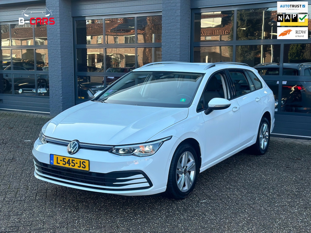 Volkswagen Golf Variant - 1.0 eTSI Life AUTOPARK|STOELVW|STUURVW|AMBILIGHT|NAP - AutoWereld.nl