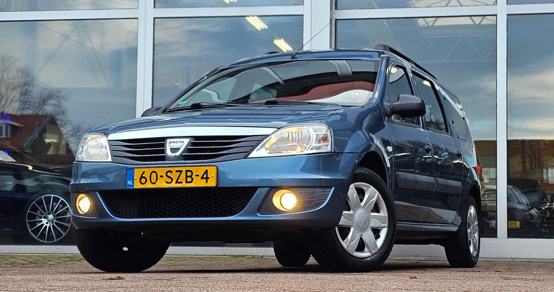 Dacia Logan MCV - 1.6 MPI Aniversare 7p. Trekhaak Airco APK 02-01-2026 - AutoWereld.nl