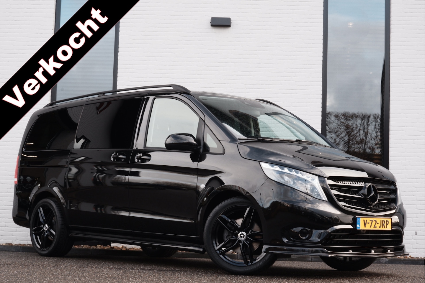 Mercedes-Benz Vito - 124 CDI / BPM VRIJ / Aut / Lang / DC / 237 PK / Apple Carplay / Leer / Xenon-Led / Camera - AutoWereld.nl