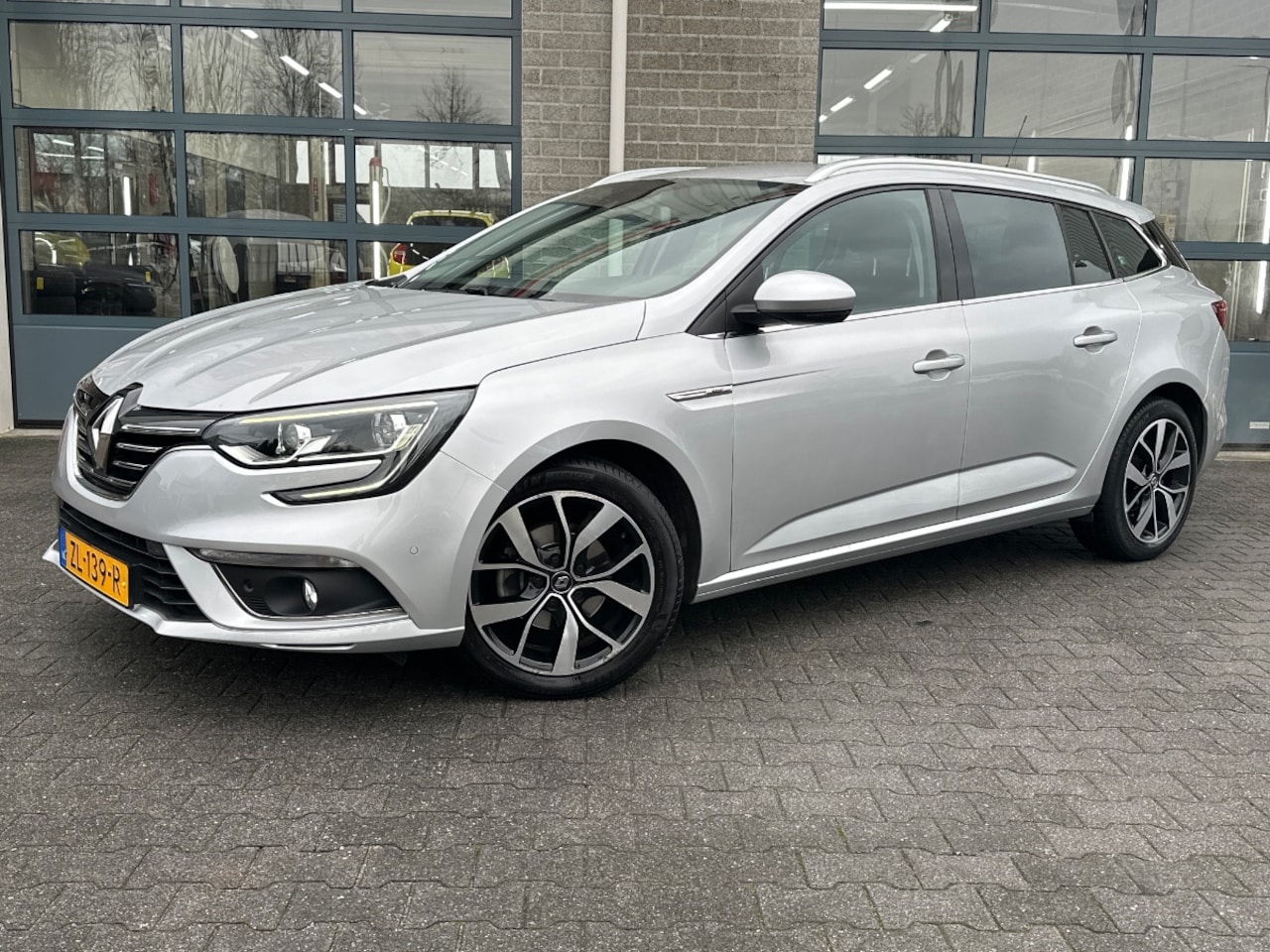 Renault Mégane Estate - 1.5 Blue dCi Bose | CAMERA | GR NAVI | - AutoWereld.nl