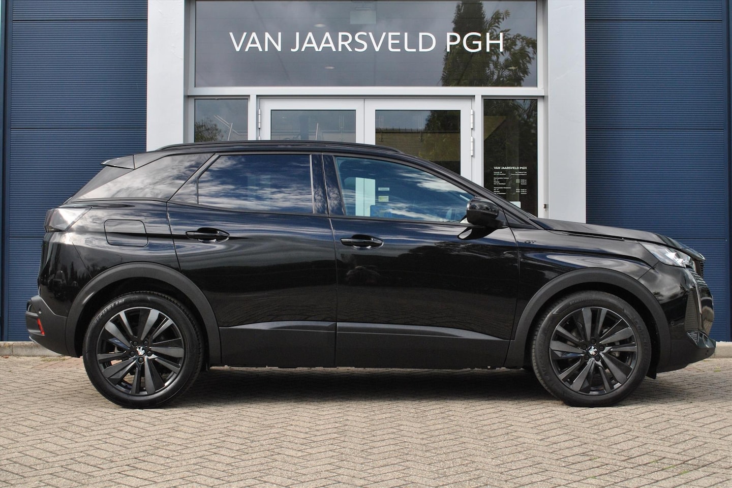 Peugeot 3008 - 1.2 PureTech 130pk S&S EAT8 GT / Black Pack - AutoWereld.nl