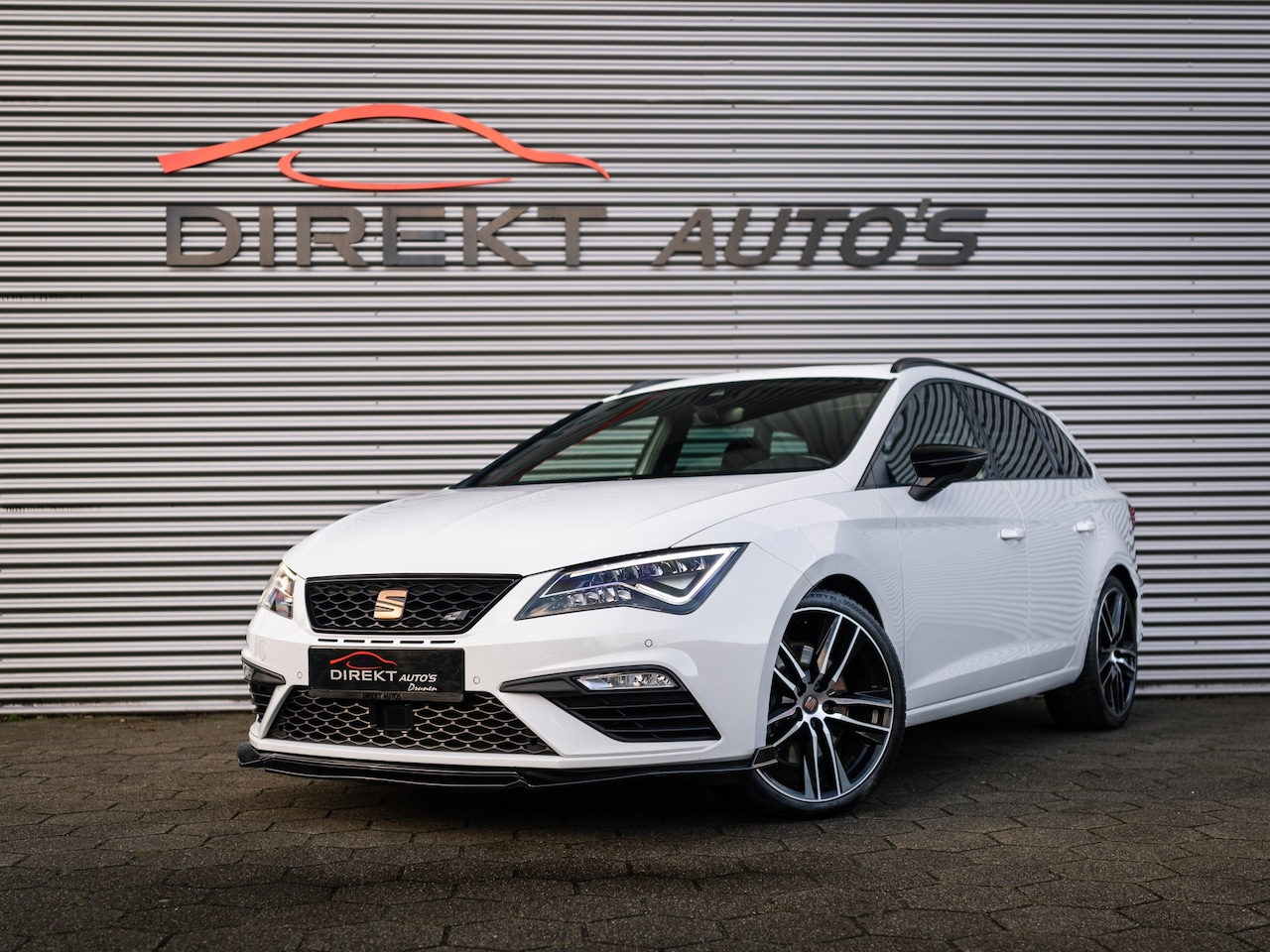 Seat Leon ST - 2.0 TSI CUPRA 300 4DRIVE PANO SCHAAL BEATS KEYLESS - AutoWereld.nl