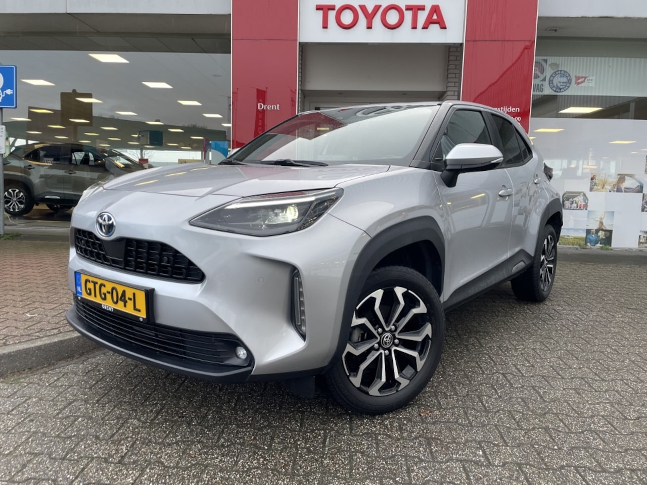 Toyota Yaris Cross - 1.5 Hybrid 115 Dynamic | Stuur- en Stoelverwarming | Parkeersens - AutoWereld.nl