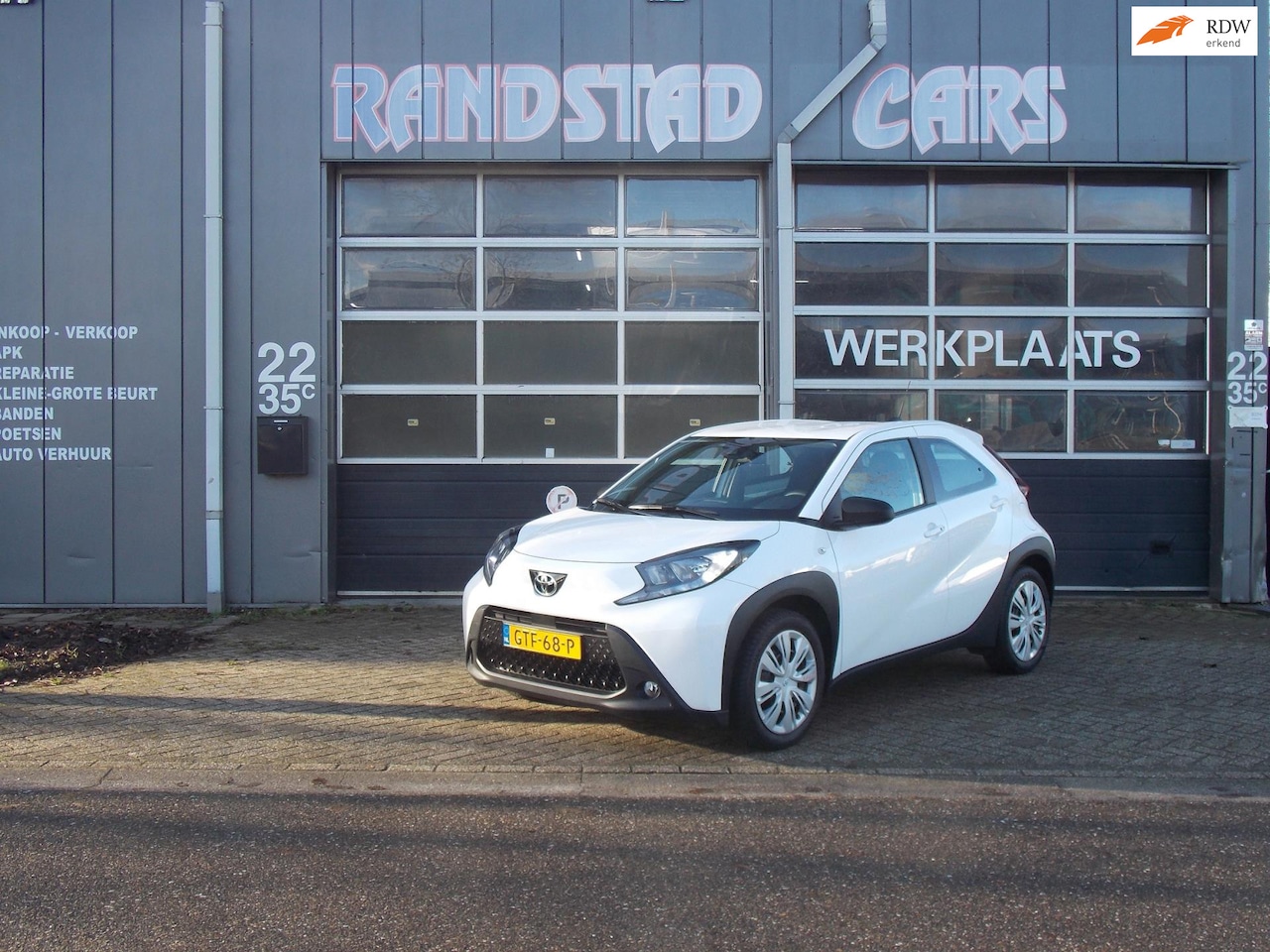 Toyota Aygo X - 1.0 VVT-i S-CVT play Automaat Camera Airco Elek Pakket 5Deurs 2023bj GARANTIE - AutoWereld.nl