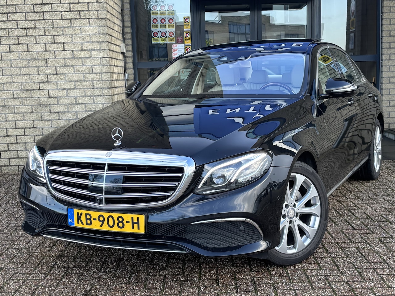 Mercedes-Benz E-klasse - 220D Luxury-WIDESCREEN-PANORAMA-HEAD UP-MEMORY-TREKHAAK-SOUND-COMPLEET - AutoWereld.nl