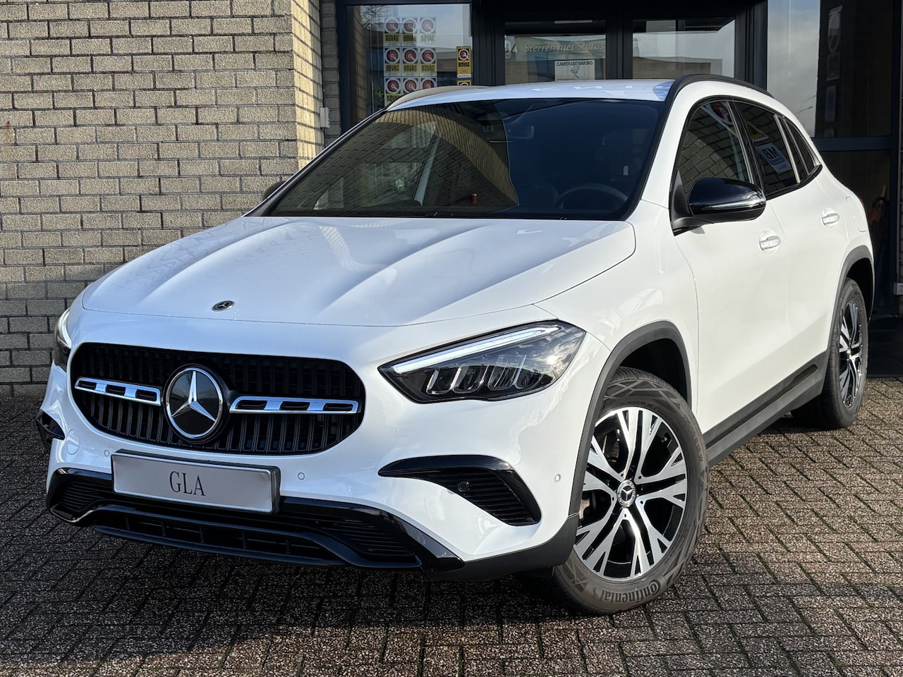 Mercedes-Benz GLA-Klasse - 250e Progressive Face Lift-NIGHT-CAMERA-TREKHAAK-COMPLEET - AutoWereld.nl