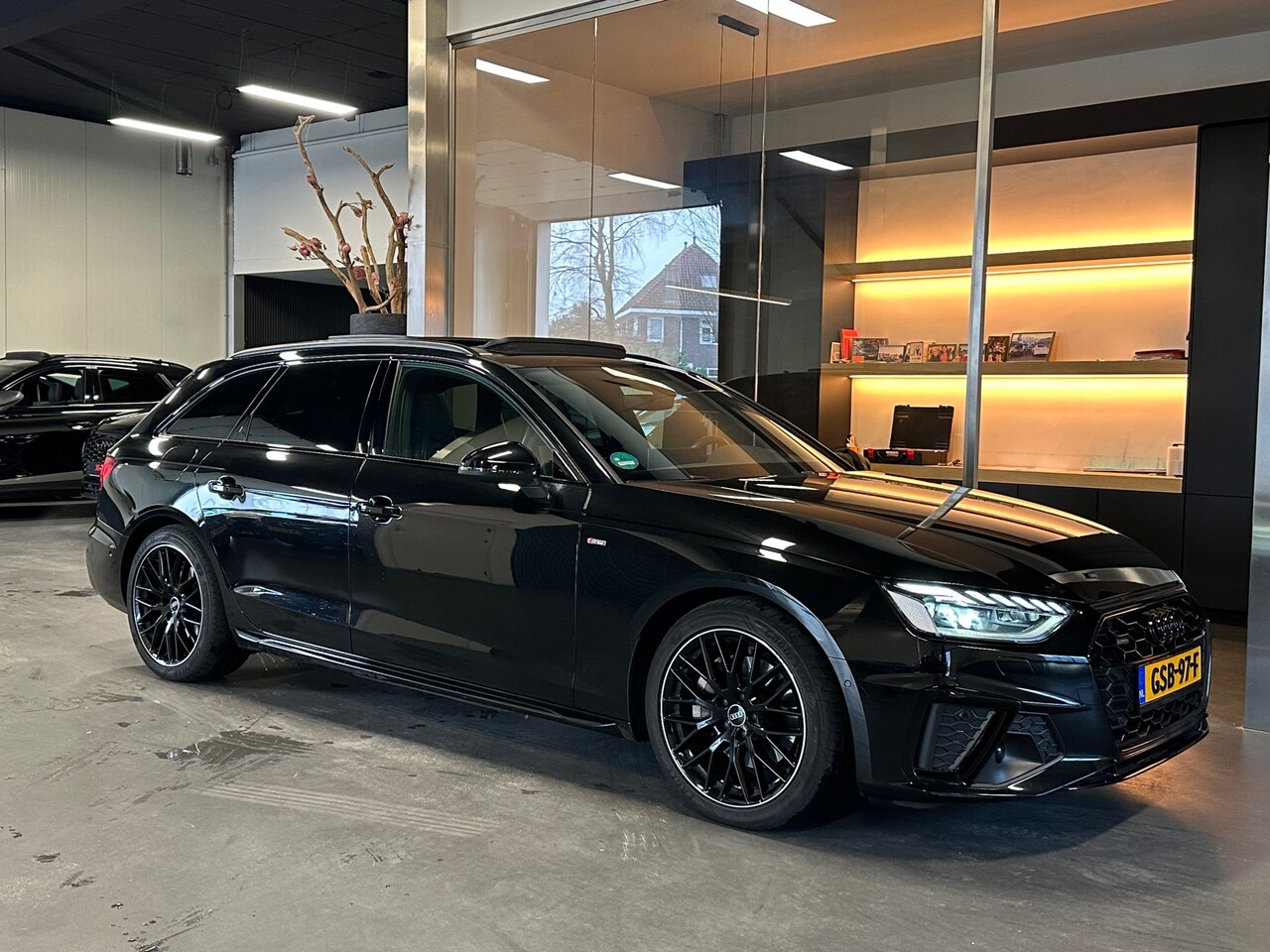 Audi A4 Avant - 40 TFSI quattro S edition Pano Sfeerverl. B&O - AutoWereld.nl