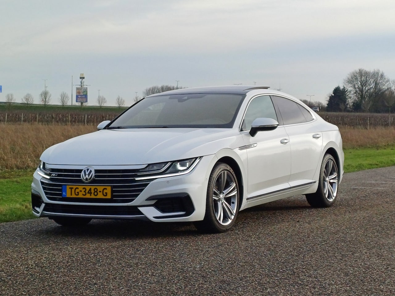 Volkswagen Arteon - 1.5 TSI Business R /Nieuwstaat !/NL !/1e eigenaar !/2 x R-Line/Pano/Leer/Navi - AutoWereld.nl