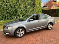 Skoda Octavia - 1.2 TSI Greentech Ambition nette auto 5 deurs rijd goed