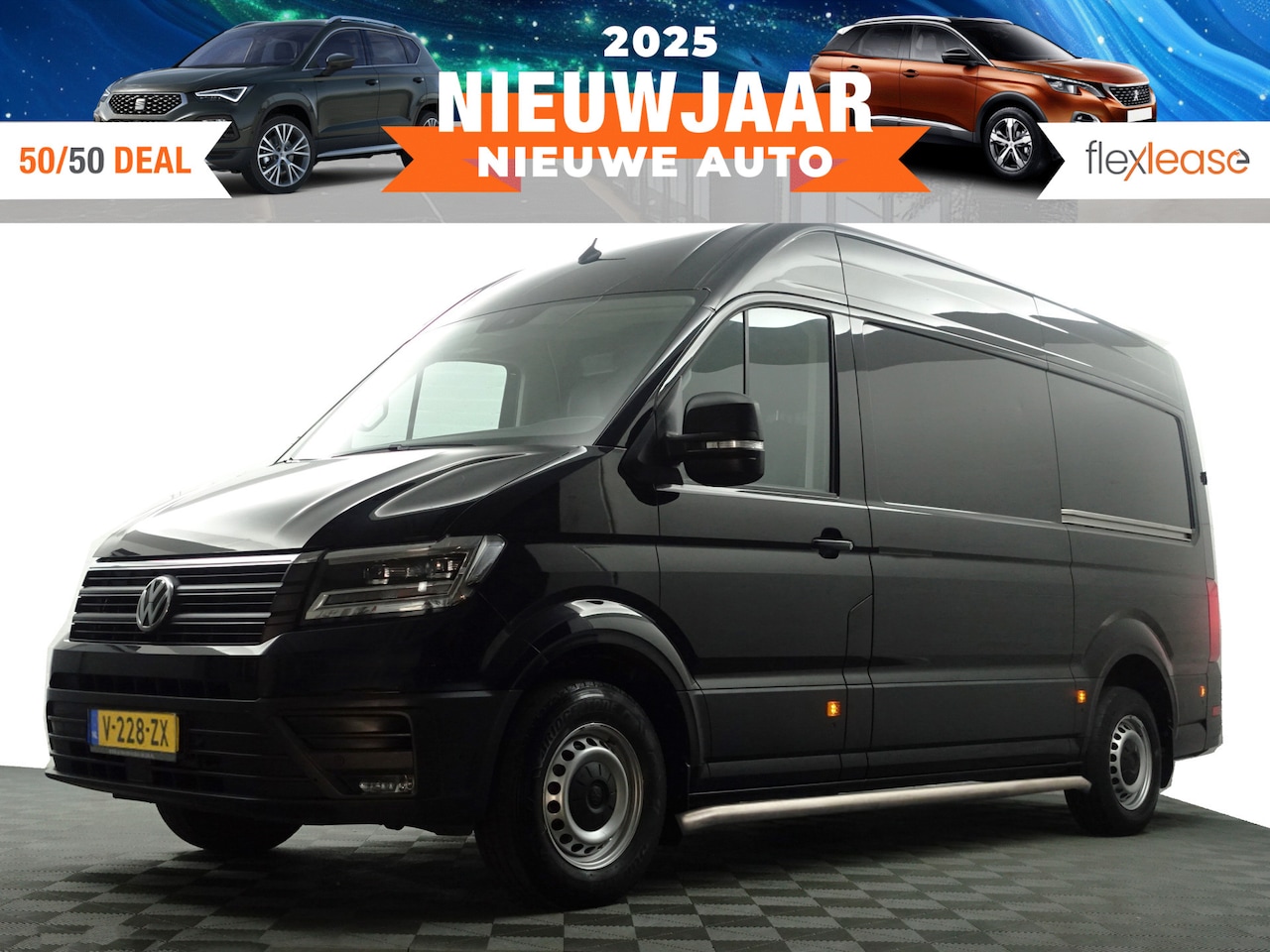 Volkswagen Crafter - 35 2.0 TDI Euro 6 L3H3 Highline+ Dsg7- 3 pers, Sidebars, Camera, Navi, Park Assist, Trekha - AutoWereld.nl