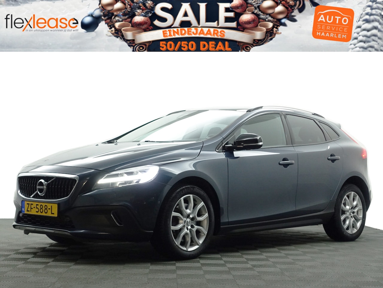 Volvo V40 Cross Country - 1.5 T3 Polar+ Inscription Aut- Panodak, Xenon led, Nappa Leder, Camera, Park Pilot, Park A - AutoWereld.nl