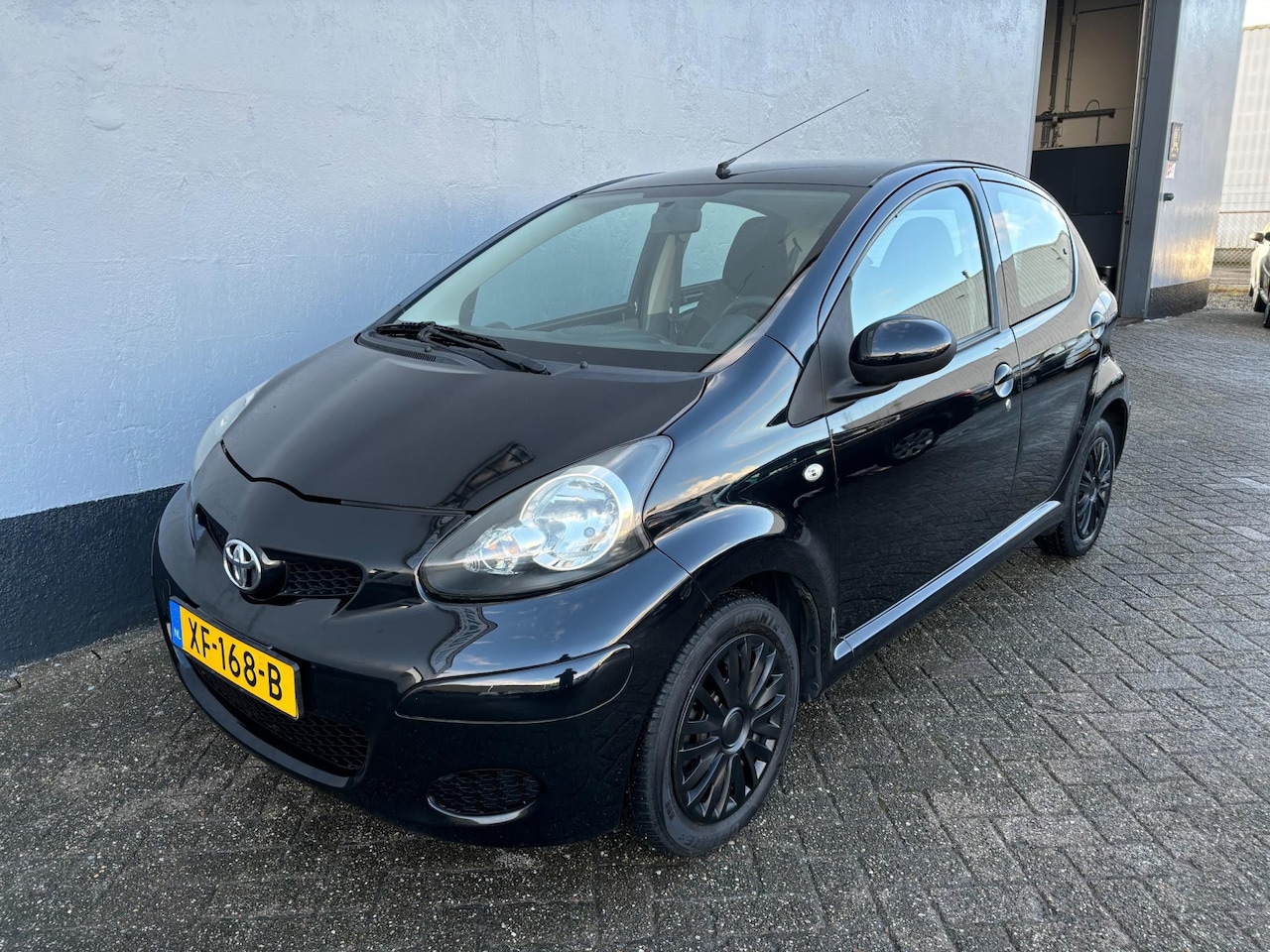 Toyota Aygo - 1.0-12V Cool - 5-Deurs - Airco - AutoWereld.nl