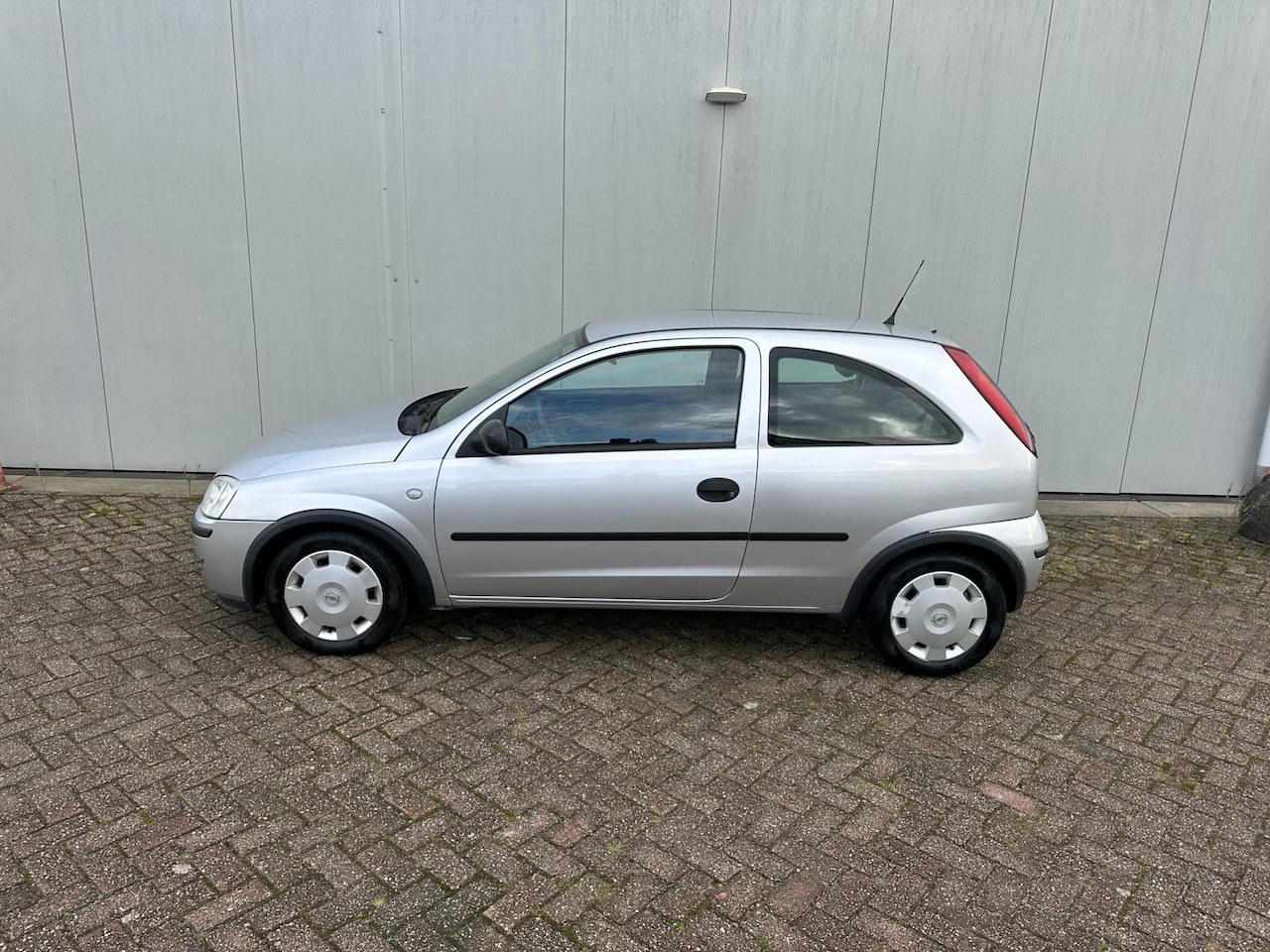 Opel Corsa - 1.2-16V Rhythm 1.2-16V Rhythm - AutoWereld.nl