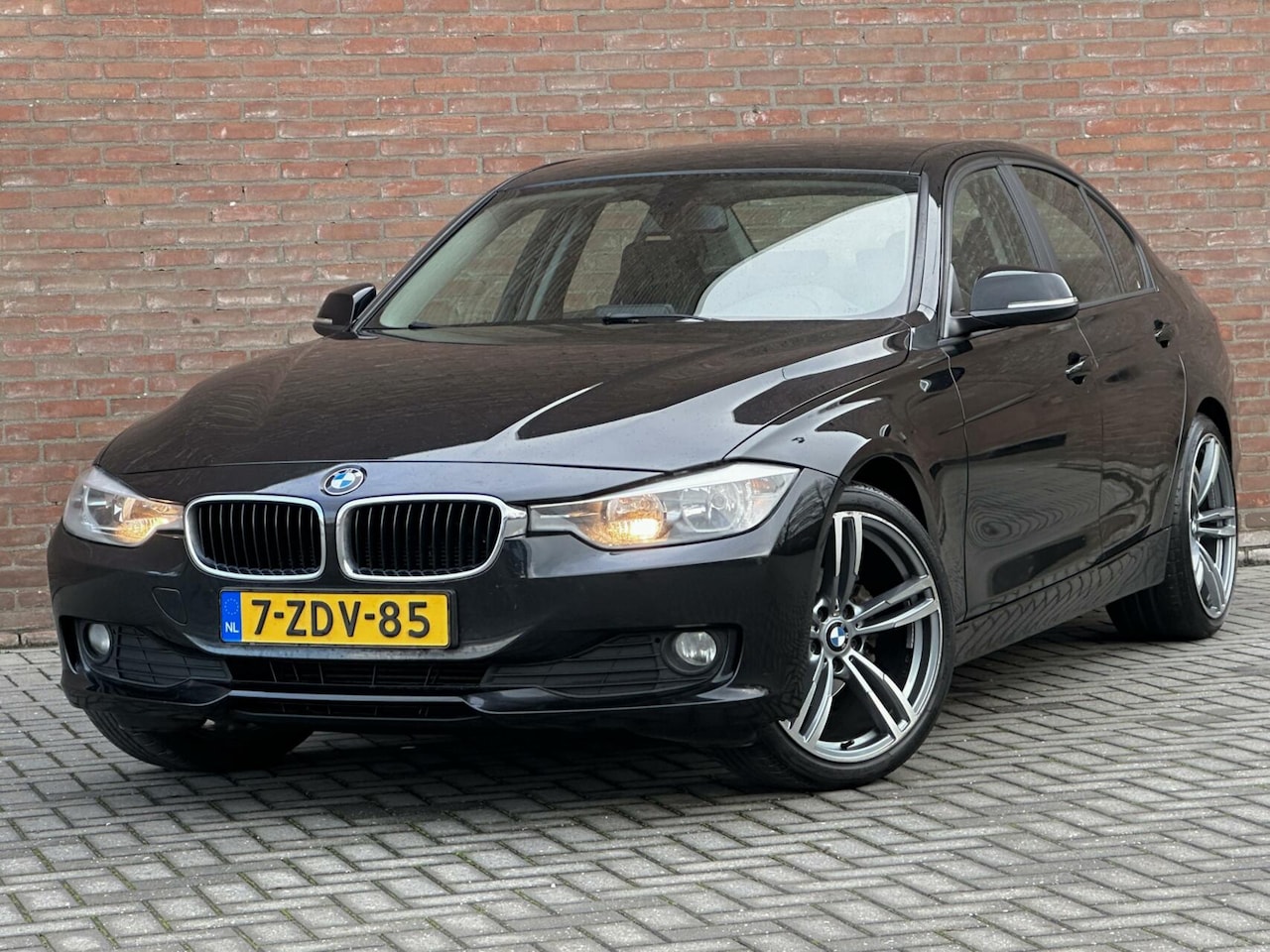 BMW 3-serie - 316I Executive 19 Inch - Trekhaak - Clima - Stoelverwarming - AutoWereld.nl