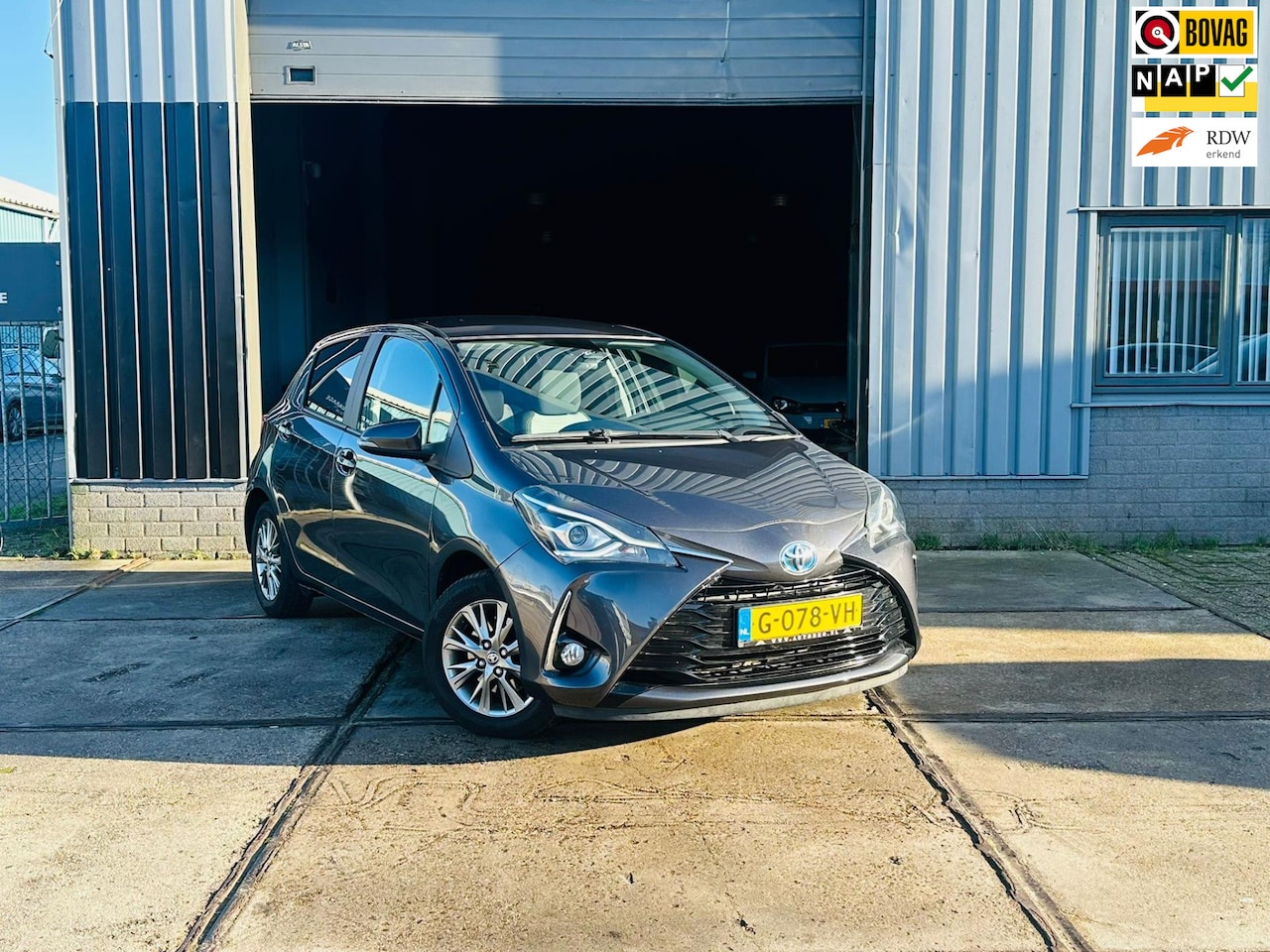 Toyota Yaris - 1.5 Hybrid Dynamic 1.5 Hybrid Dynamic (2de Eigenaar+NAP+Full Optie) - AutoWereld.nl