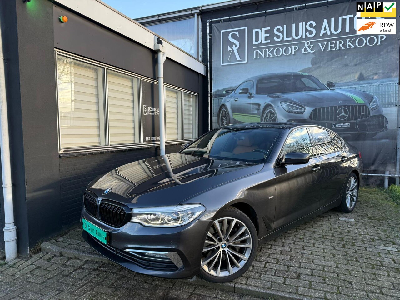 BMW 5-serie - 530i High Executive Luxury DAk NAP - AutoWereld.nl