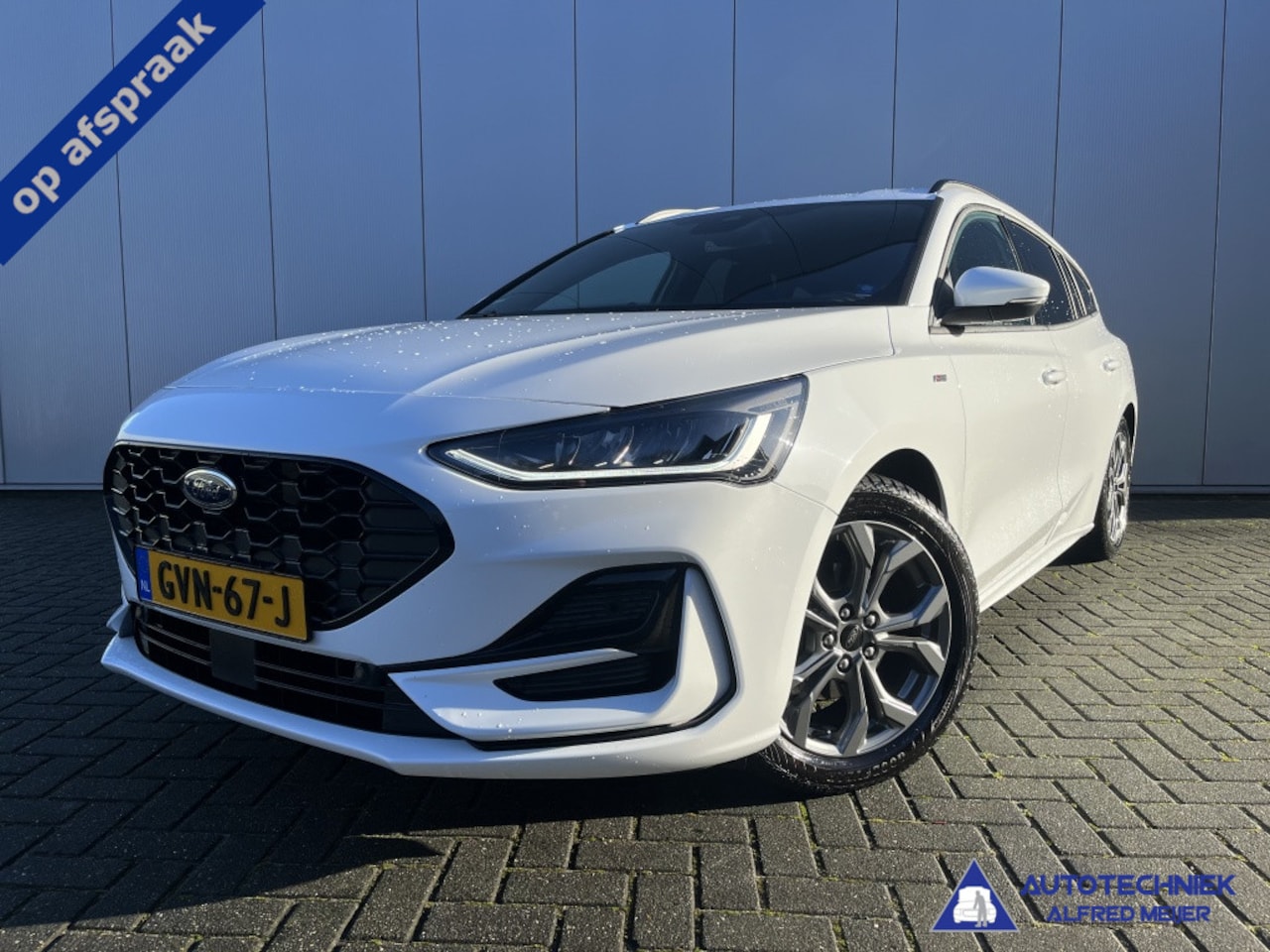 Ford Focus Wagon - 1.0 EBH ST Line X - AutoWereld.nl