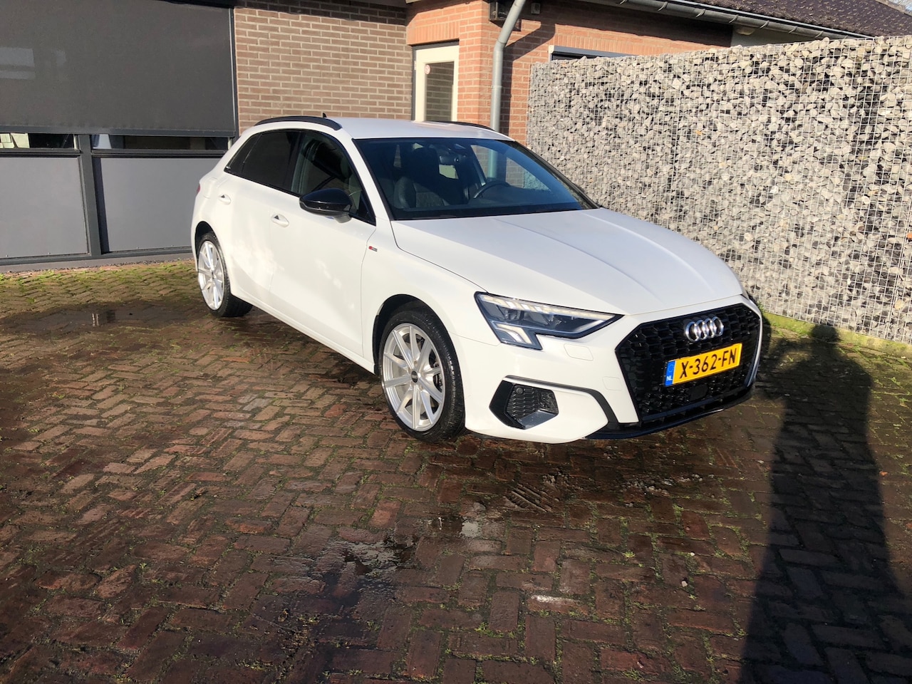 Audi A3 Sportback - 40 TFSI e S edition Competition Model 2022 - AutoWereld.nl