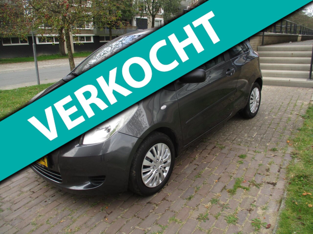 Toyota Yaris - 1.3 VVTi Terra 1E EIGENAARS AUTO (RDW GECONTROLEERD) - AutoWereld.nl