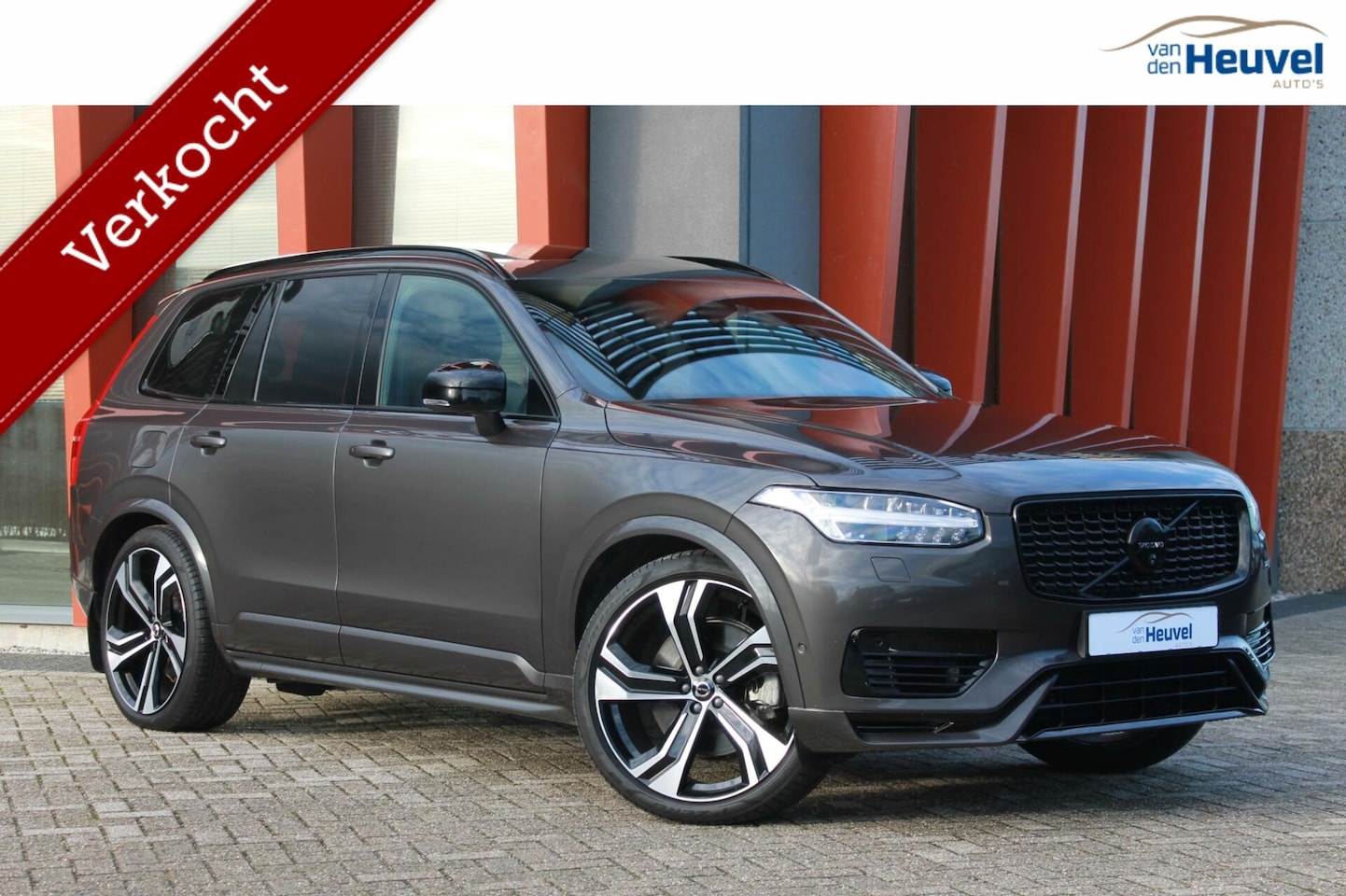 Volvo XC90 - T8 Recharge AWD Ultimate Dark | Panoramadak | 360° Camera | Luchtvering | Leder | Full Opt - AutoWereld.nl