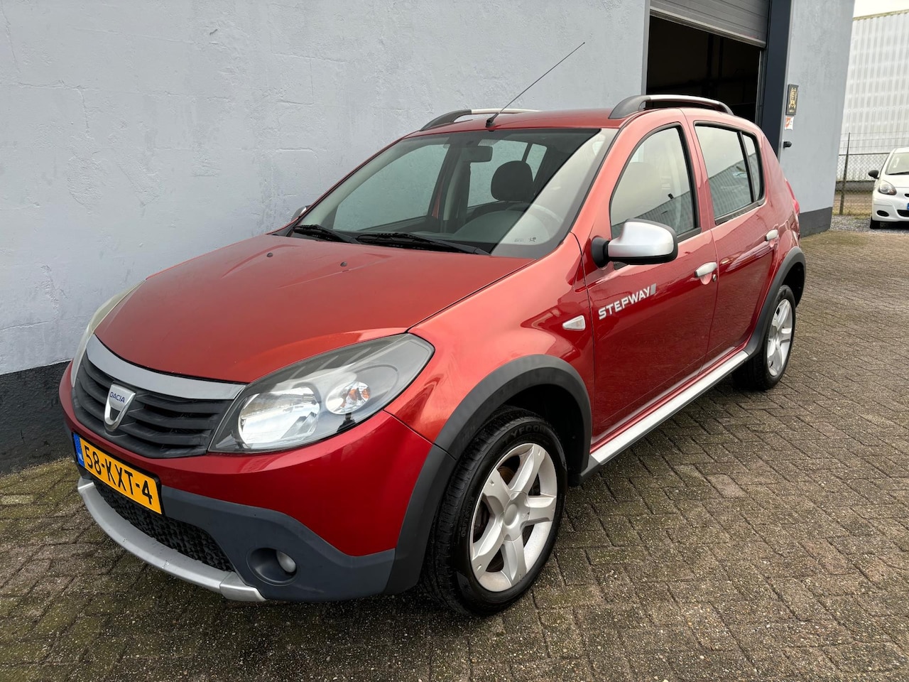 Dacia Sandero Stepway - 1.6 - Airco - LMV - AutoWereld.nl