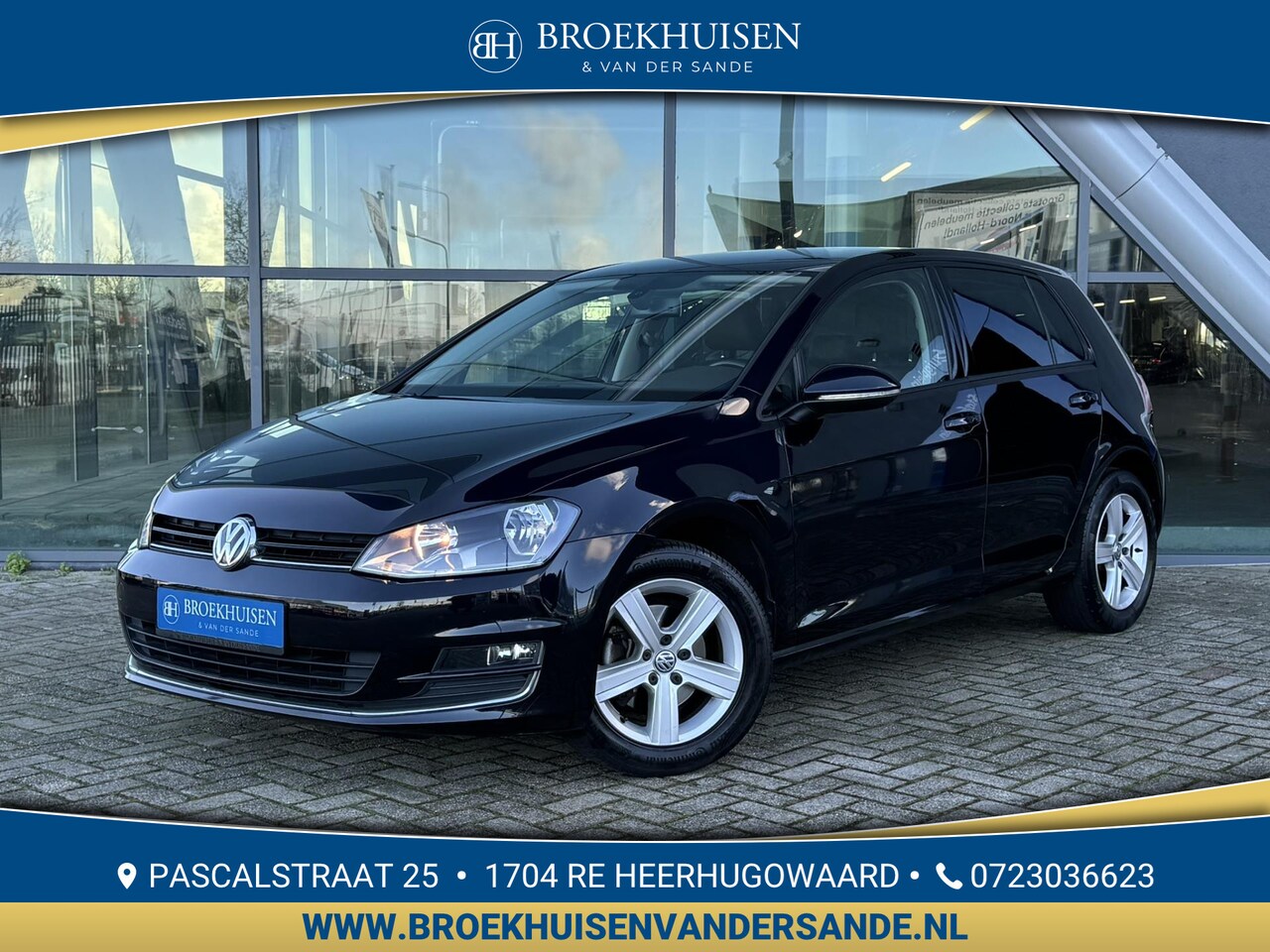 Volkswagen Golf - 1.2 TSI Highline Automaat / Massage Stoelen en Verwarmd / Navigatie - AutoWereld.nl