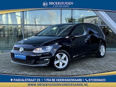 Volkswagen Golf - 1.2 TSI Highline Automaat / Massage Stoelen en Verwarmd / Navigatie