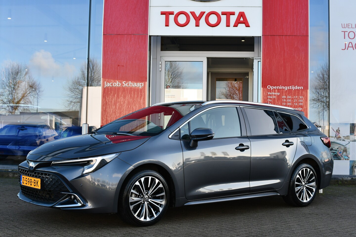 Toyota Corolla Touring Sports - Hybrid 140 Dynamic Plus Automaat 140pk | Navigatie | Parkeersensoren | LED-koplampen | Dod - AutoWereld.nl