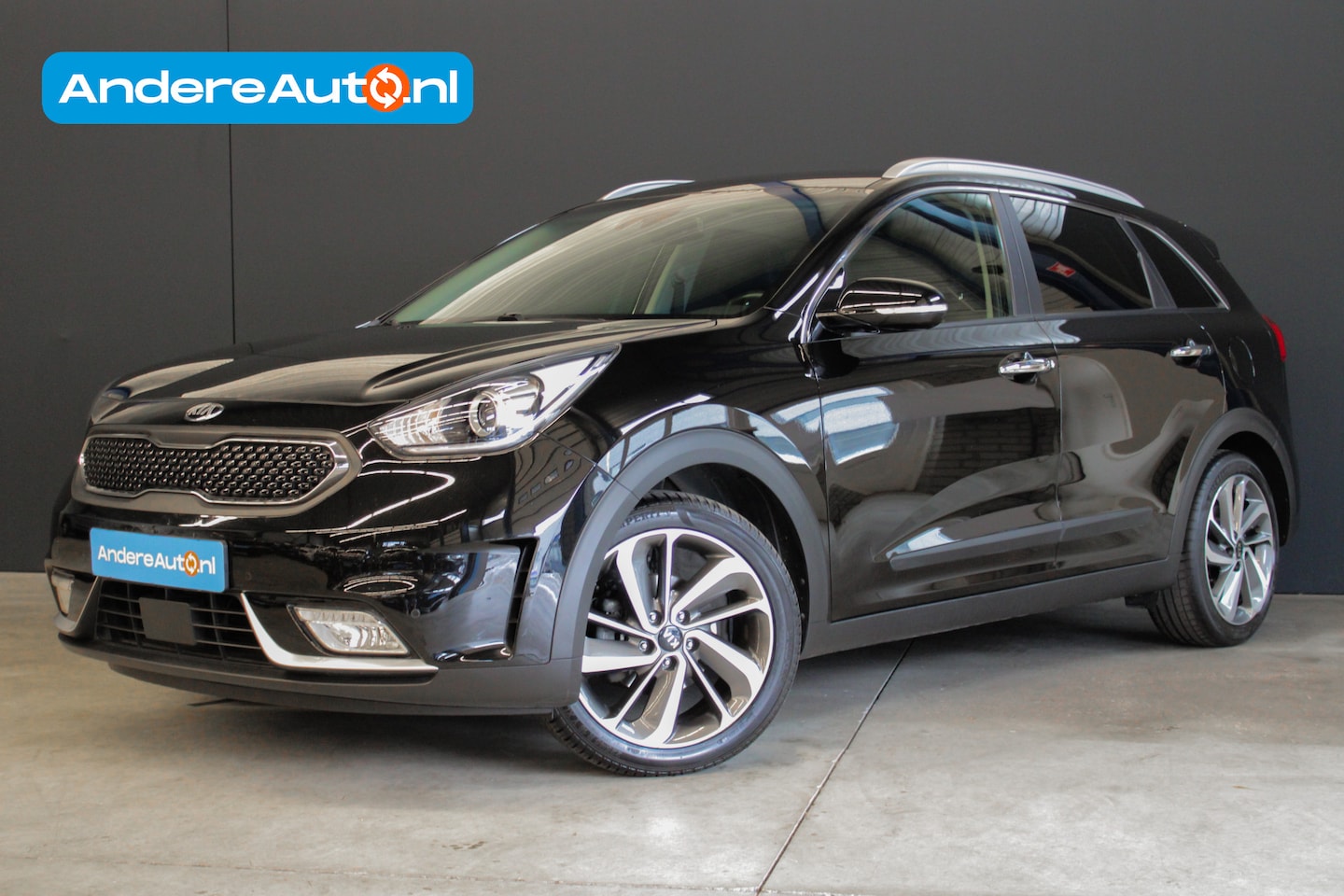 Kia Niro - 1.6 GDi Hybrid DynamicLine |trekhaak|leder|dealer ond|ACC|stoelverwarming|Apple/Android|na - AutoWereld.nl