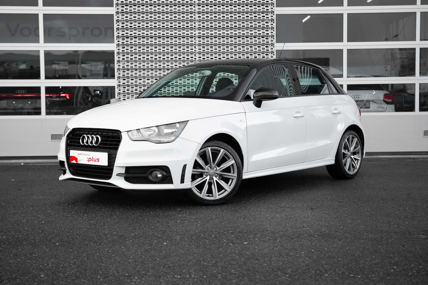 Audi A1 Sportback - 1.2 TFSI 86pk Admired | S Line Exterieur | Airco | Navigatie | Cruise Control | 17" Velgen - AutoWereld.nl