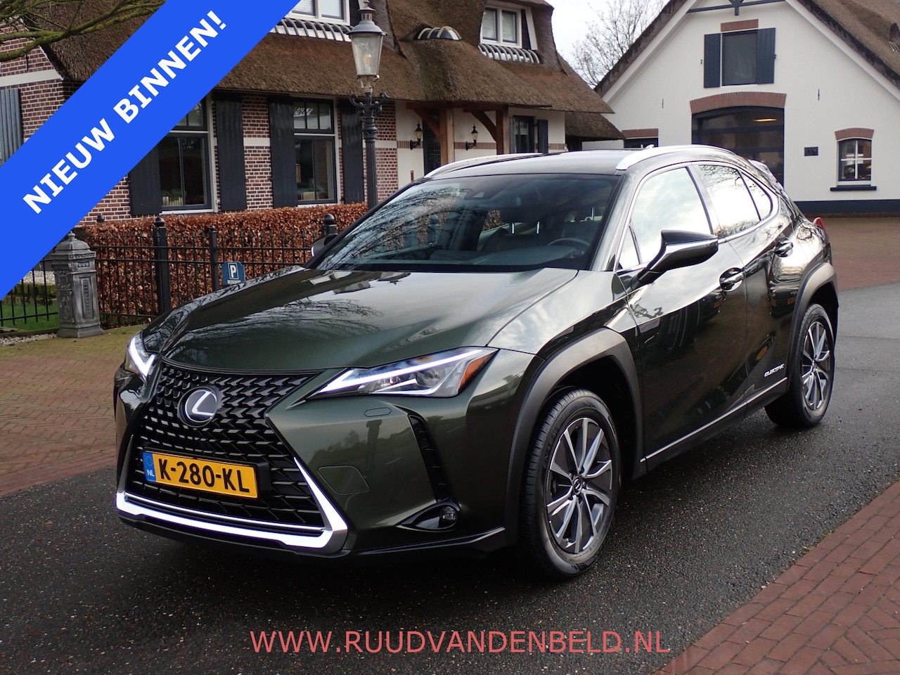 Lexus UX - 300e 54kWh ACC/CARPLAY/CAMERA 1e EIGENAAR! - AutoWereld.nl