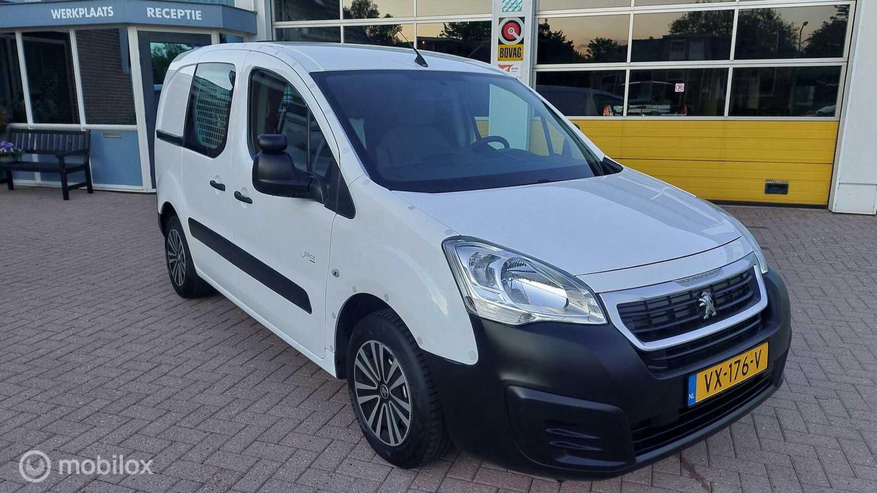 Peugeot Partner - bestel 120 1.6 BlueHDi 100 L1 Premium - AutoWereld.nl