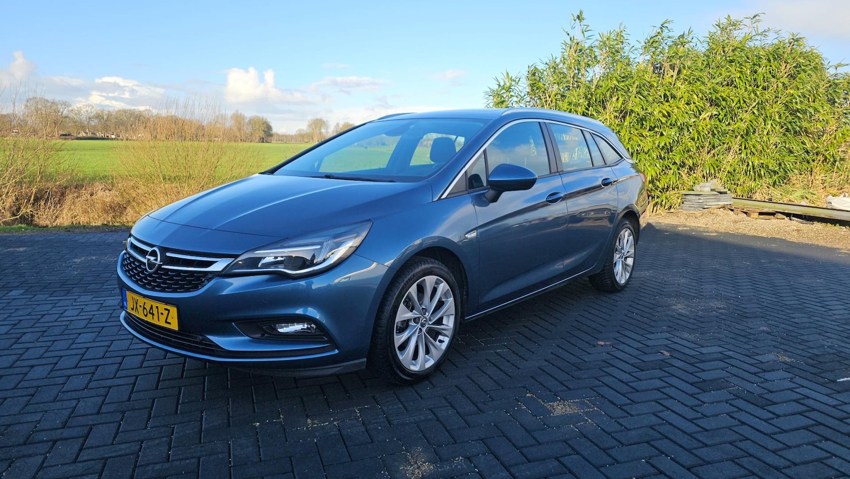 Opel Astra Sports Tourer - Edition 2016 nieuwe APK! - AutoWereld.nl