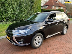 Mitsubishi Outlander - 2.0 PHEV Business Edition facelift met veel extra's mooie goed rijdende auto