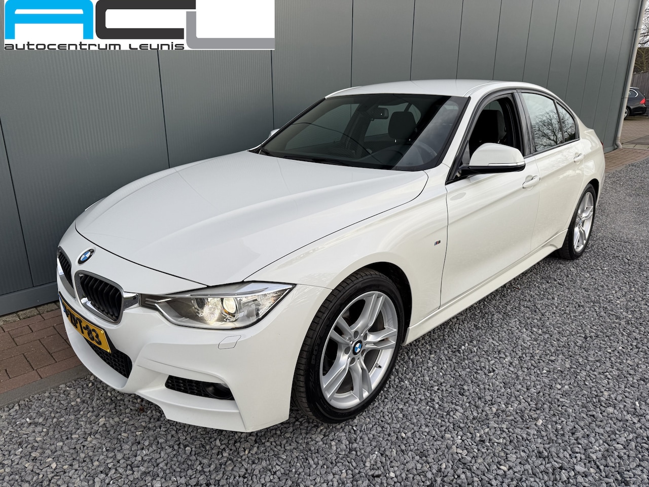 BMW 3-serie - 316i Automaat High Executive M-Sportpakket Sedan - AutoWereld.nl