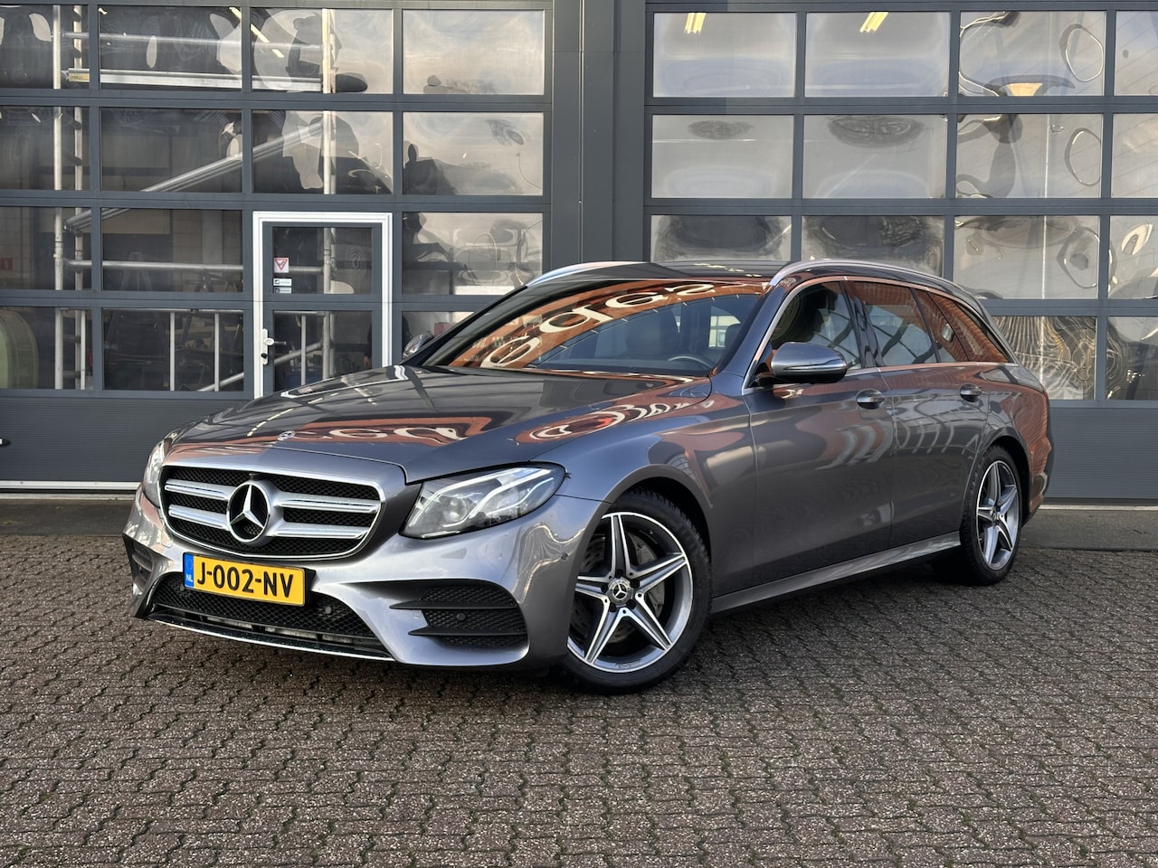 Mercedes-Benz E-klasse - 200 AMG Line | Trekhaak | 360* Camera | Multibeam LED | Apple Carplay | Stoelverwarming - AutoWereld.nl