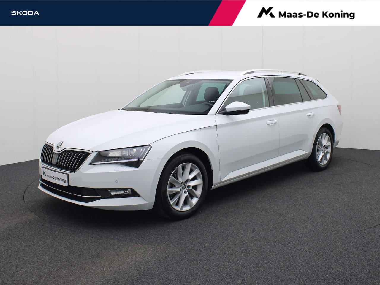 Skoda Superb Combi - 1.5TSI/150PK Style DSG · Navigatie · Trekhaak · Stoelverwarming - AutoWereld.nl