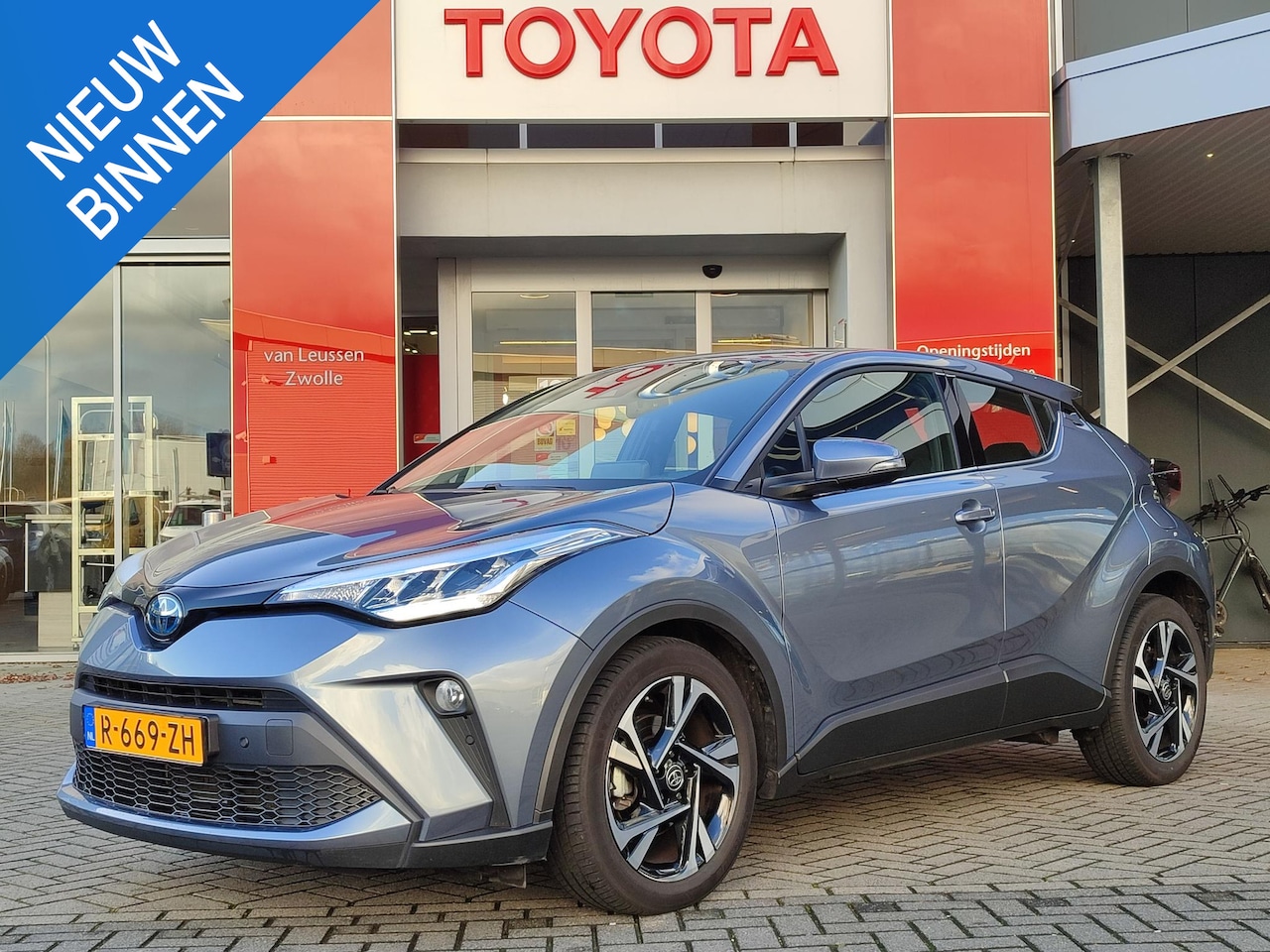 Toyota C-HR - 1.8 Hybrid Dynamic KEYLESS PARK-SENSOREN DODEHOEKDETECTIE NAVI APPLE/ANDROID 18' LM-VELGEN - AutoWereld.nl