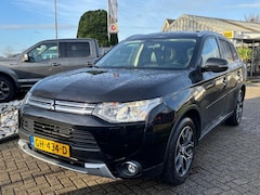 Mitsubishi Outlander - 2.0 PHEV 2015 Hybrid Zwart Trekhaak