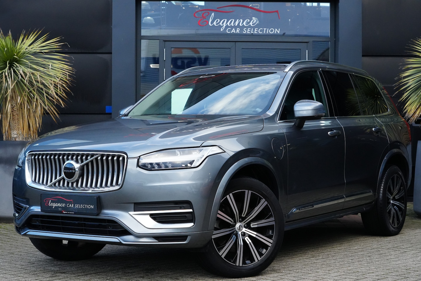 Volvo XC90 - 2.0 T8 Recharge AWD Inscription 392pk Navigatie/Stoelverwarming/Camera - AutoWereld.nl