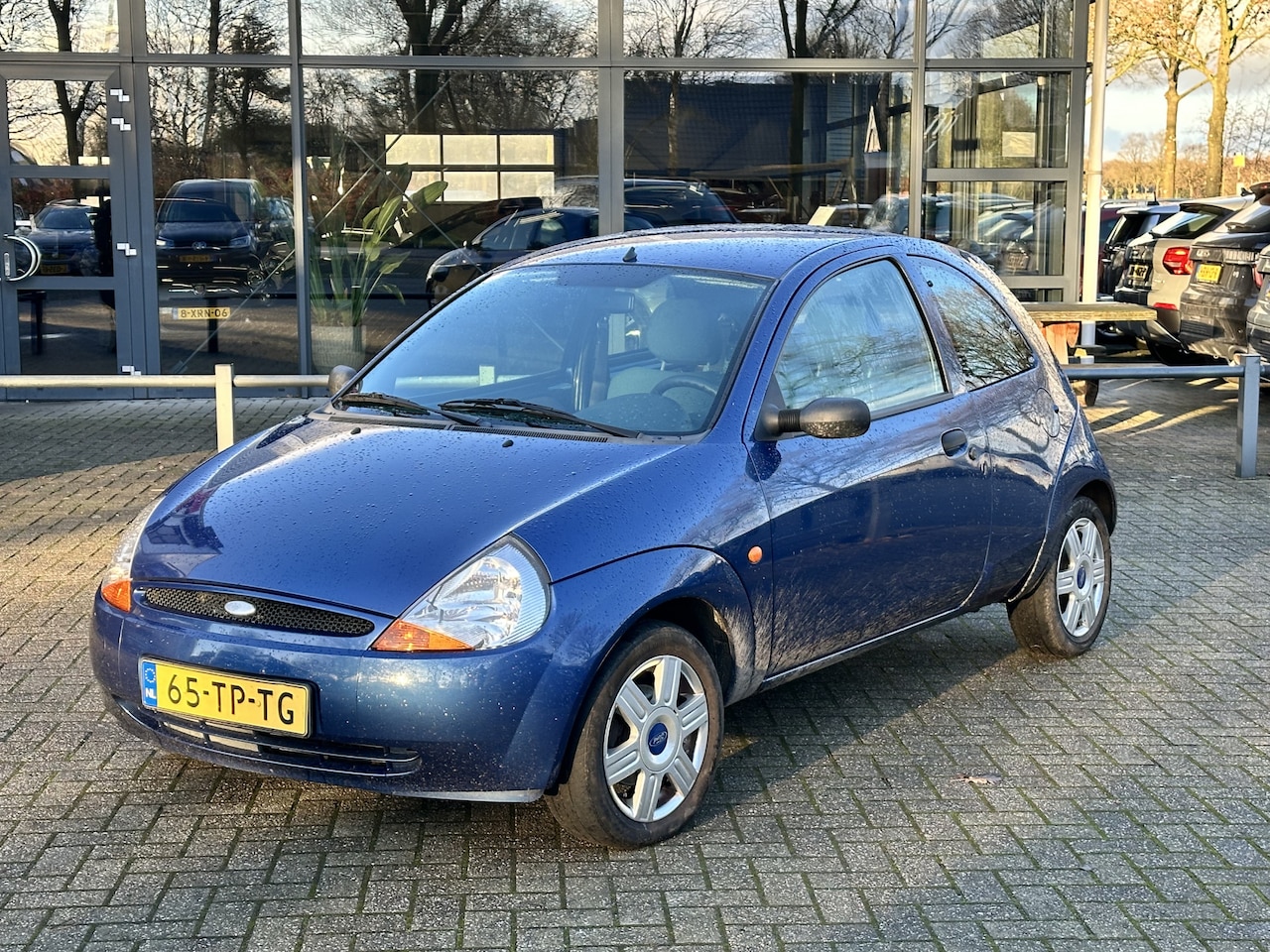 Ford Ka - 1.3 Futura GEEN APK ZO MEE. DORPEL LASSEN - AutoWereld.nl