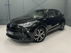 Toyota C-HR - 2.0 Hybrid First Edition | Trekhaak | Dodehoek | Stoel+stuurwielverw