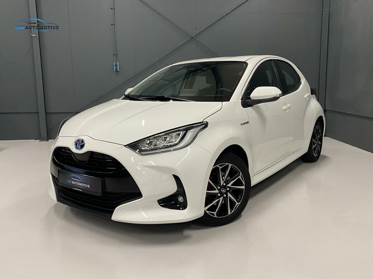 Toyota Yaris - 1.5 Hybrid Dynamic | Keyless | LED | Stoelverw. - AutoWereld.nl