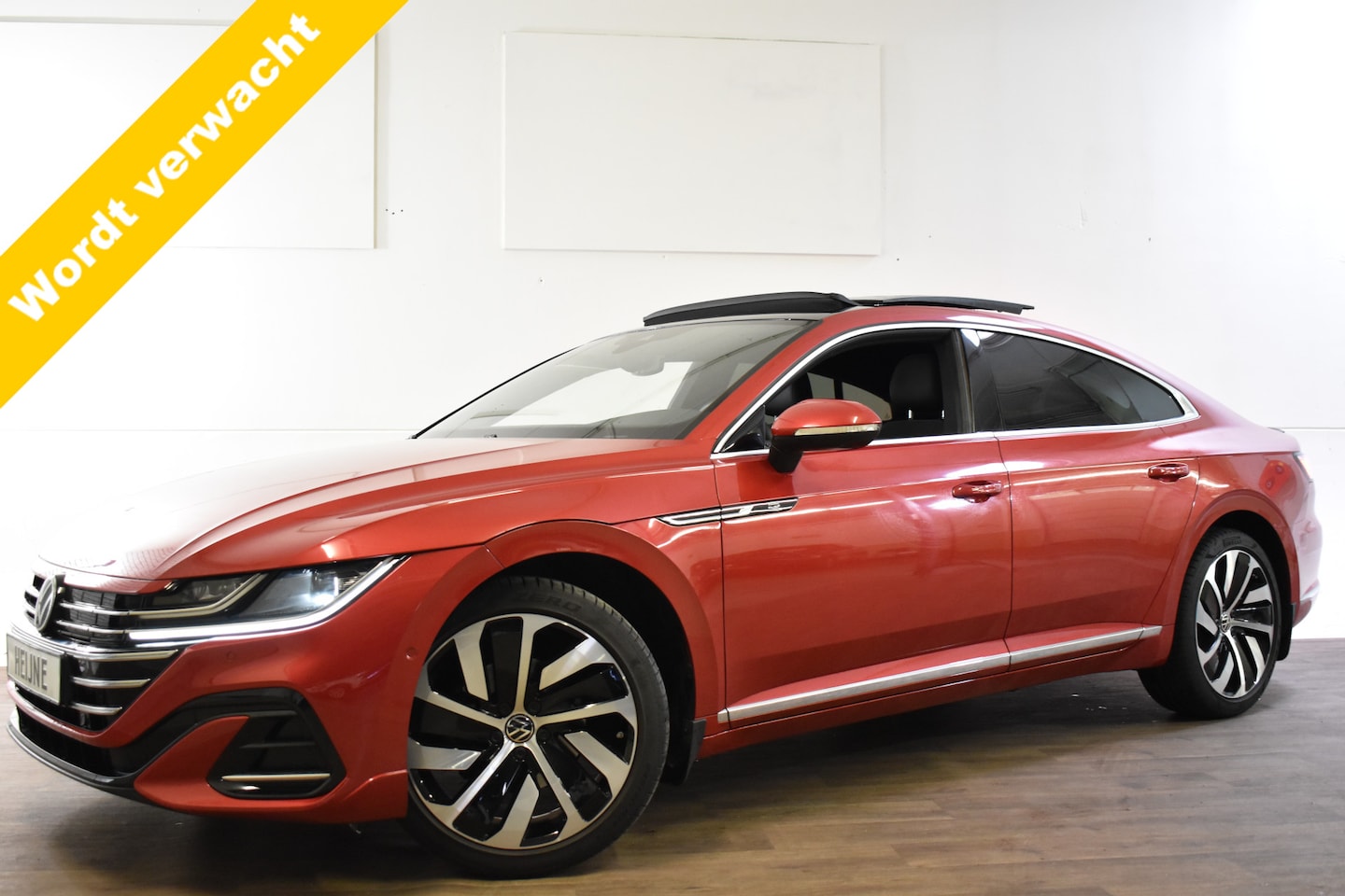 Volkswagen Arteon - 218PK DSG E-HYBRID R-LINE SPORT LEDER/VIRTUAL/PANORAMADAK - AutoWereld.nl