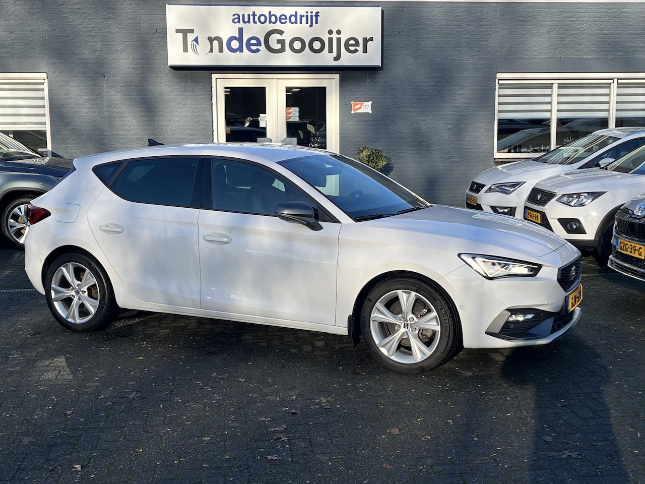 Seat Leon - 1.0 eTSi DSG FR | NAV. | CAMERA | STOELVERW. | - AutoWereld.nl