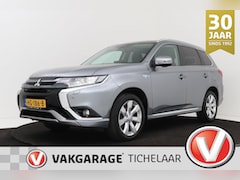 Mitsubishi Outlander - 2.0 PHEV Executive Edition | Trekhaak | Camera | CarPlay | Navigatie |