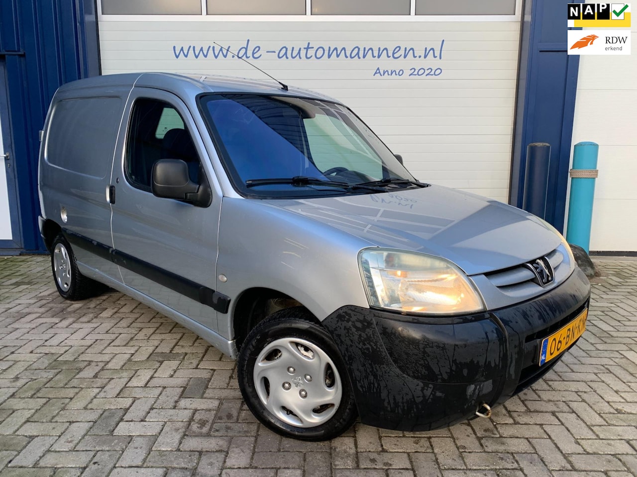 Peugeot Partner - 170C 1.9 D Avantage / AIRCO / TREKHAAK / ALL SEASON / MARGE - AutoWereld.nl