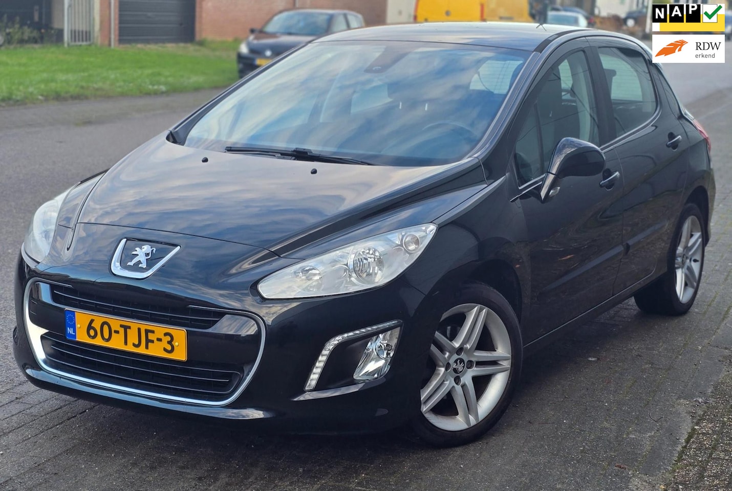 Peugeot 308 - 1.6 VTi Executive NAVI/TREKHAAK/CLIMATE/CRUISE VOL OPTIES - AutoWereld.nl